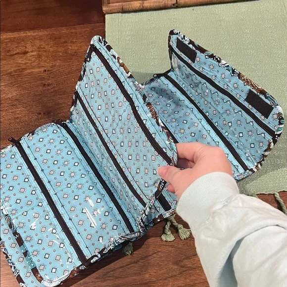 Vera Bradley Jewelry Bag in Retired Java Blue Pattern - Picture 3 of 6